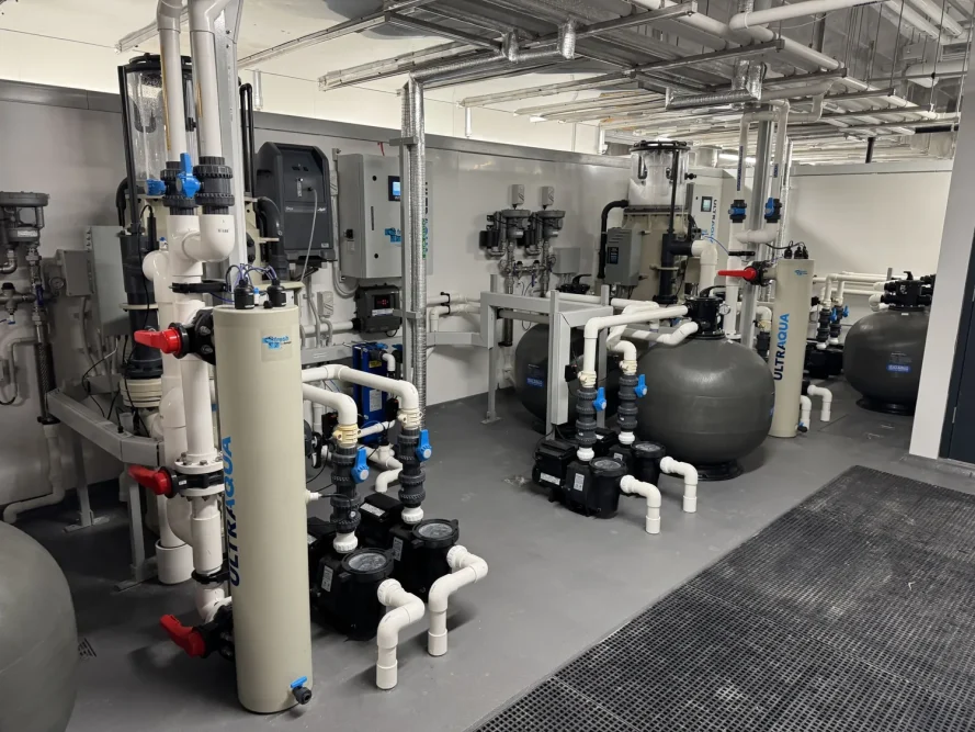 water-filtration-life-support-system-1 Fresh By Design live seafood holding system at Sydney Fish Markets — holding tanks, valves and pipework